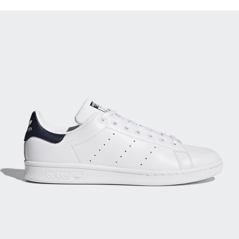 ADIDAS White Low-Top Leather Sneakers with Navy Heel Tab Size 40 2/3
